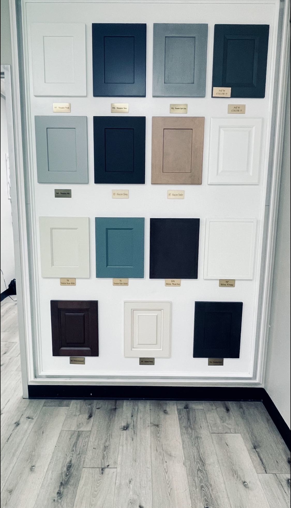 Cabinet color showroom