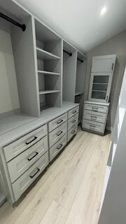 Walk-in closet build